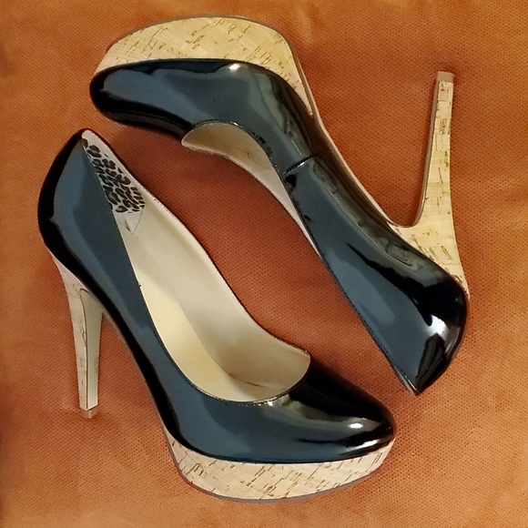 GUESS Platform Heels - Picture 7 of 7